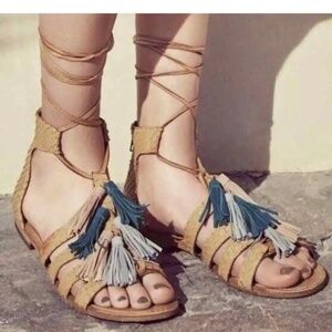 Steve Madden Monrowe Suede Tassel Leather Gladiator Sandals Size 6.5 NWOT Boho